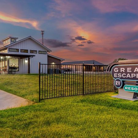 Great Escapes Rv Resort Bryan College Station Exterior photo