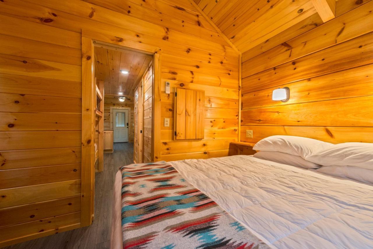 Great Escapes Rv Resort Bryan College Station Exterior photo