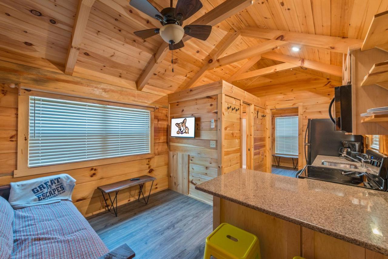 Great Escapes Rv Resort Bryan College Station Exterior photo