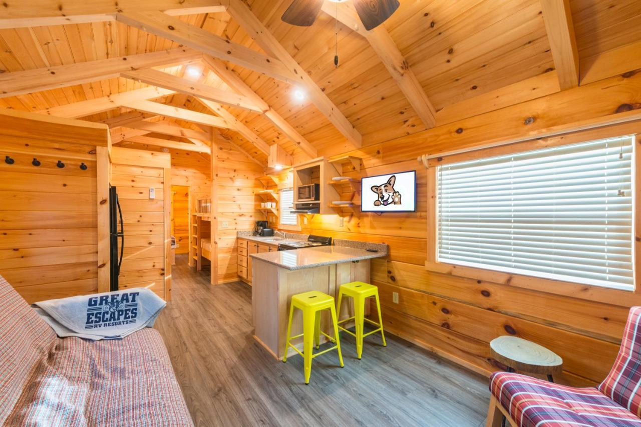 Great Escapes Rv Resort Bryan College Station Exterior photo