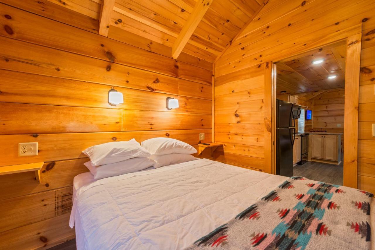 Great Escapes Rv Resort Bryan College Station Exterior photo