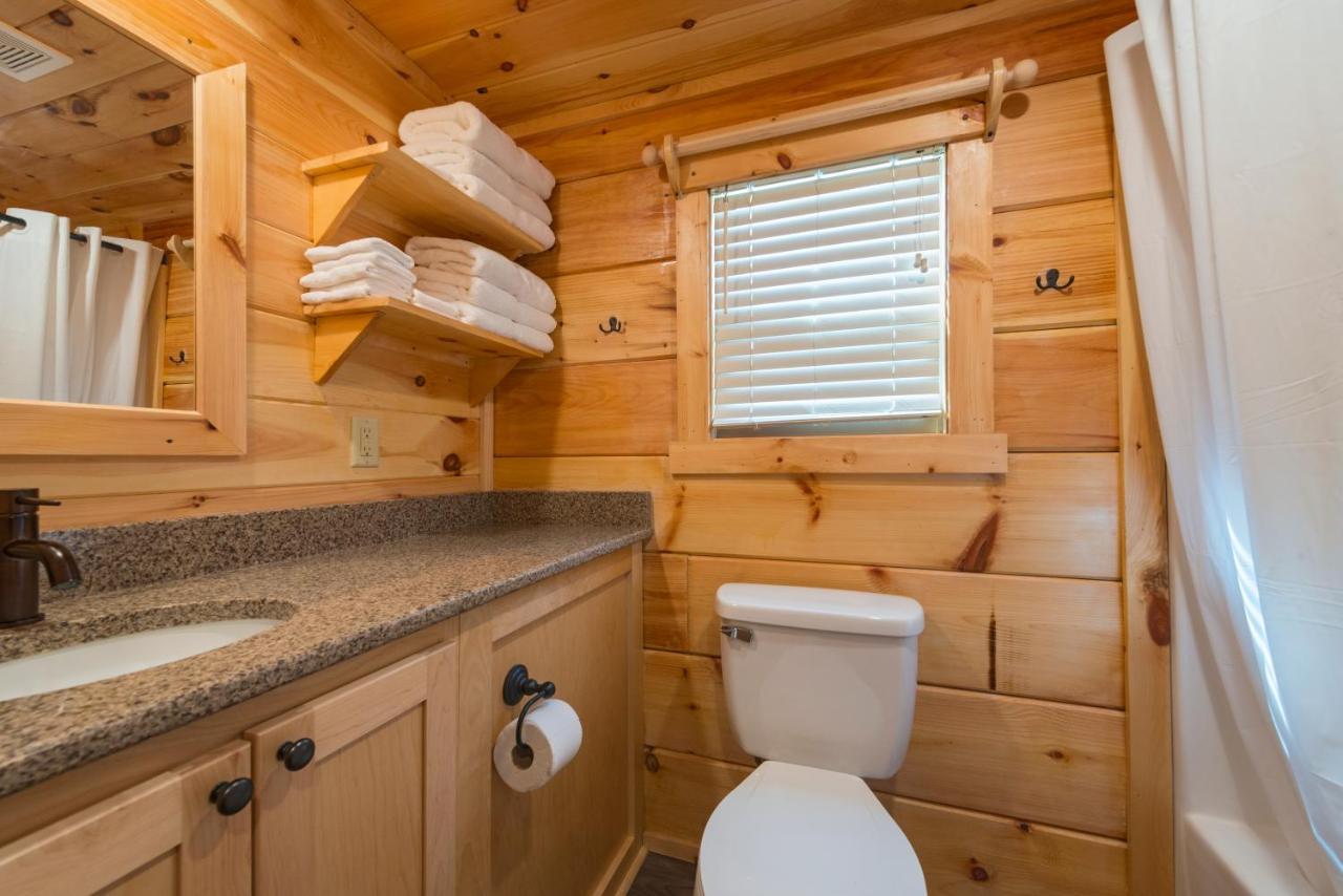 Great Escapes Rv Resort Bryan College Station Exterior photo