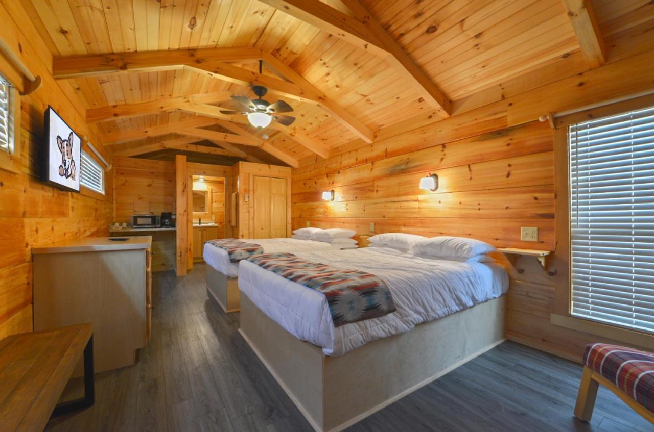 Great Escapes Rv Resort Bryan College Station Exterior photo