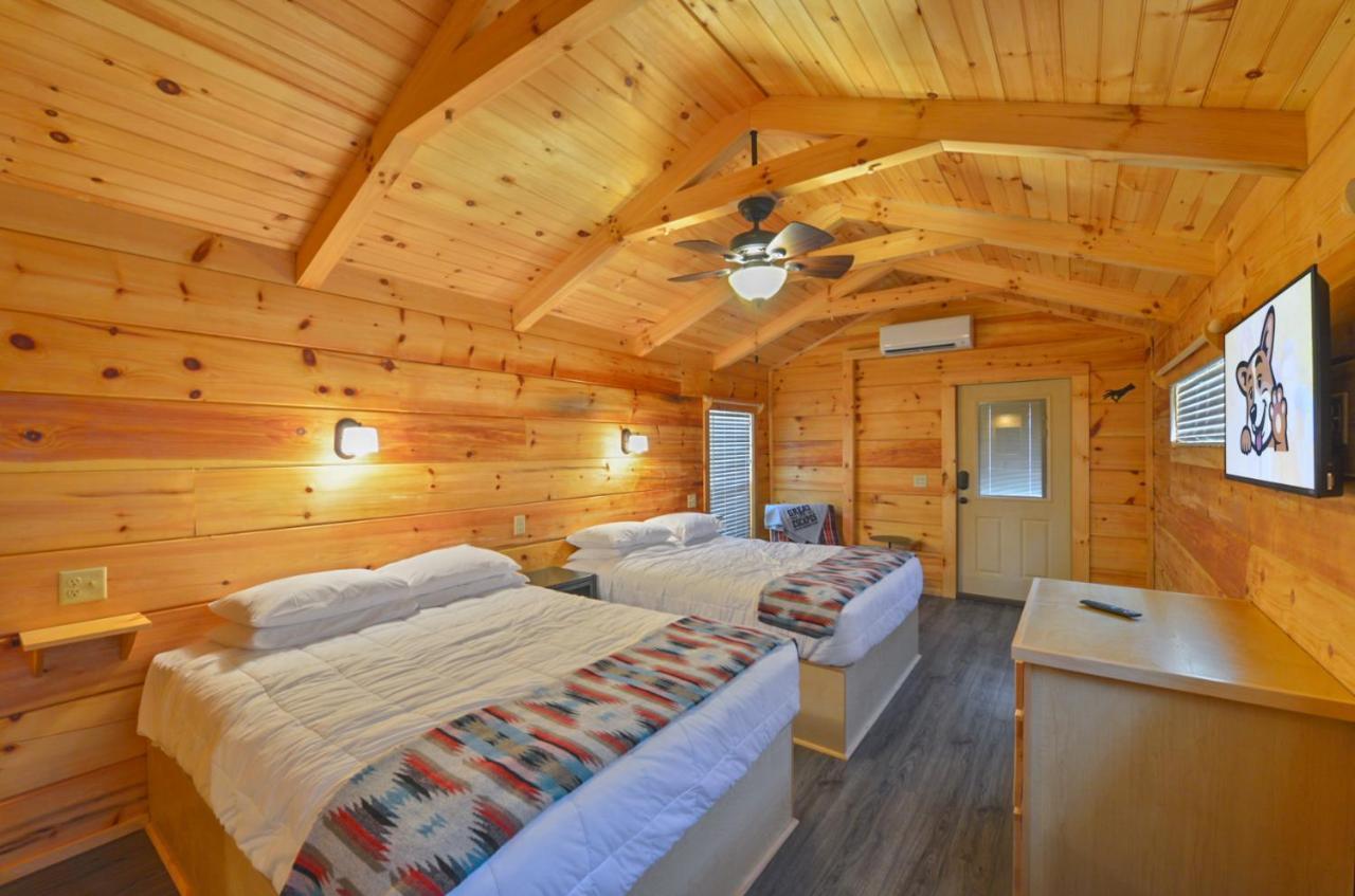 Great Escapes Rv Resort Bryan College Station Exterior photo