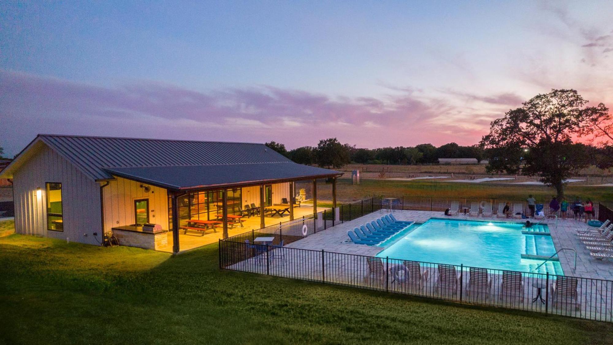 Great Escapes Rv Resort Bryan College Station Exterior photo